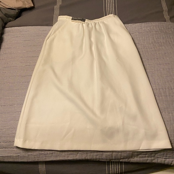 Vintage White Midi Skirt - Picture 6 of 15